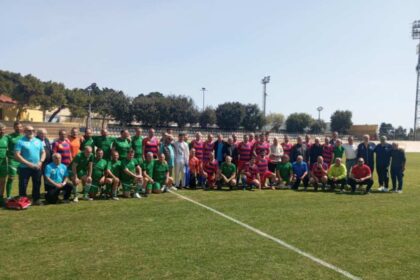 Βετεράνοι ποδοσφαιριστές Ρόδου στο γήπεδο