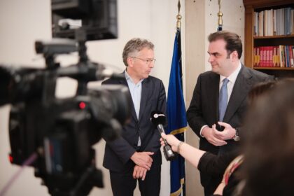 Πιερρακάκης και Ντέισελμπλουμ στο ΥΠΟΙΚ για προεδρία Eurogroup