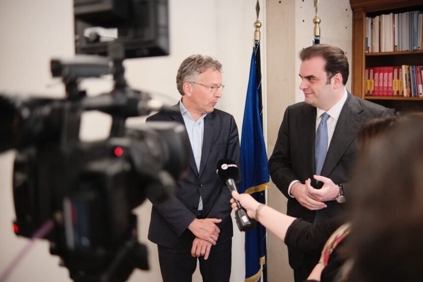 Πιερρακάκης και Ντέισελμπλουμ στο ΥΠΟΙΚ για προεδρία Eurogroup