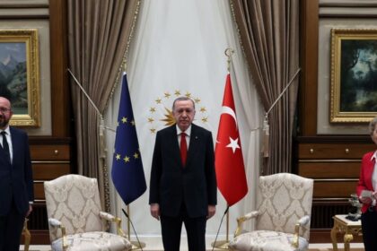 δημόσιο χρέος Ελλάδα μείωση 67 μονάδες