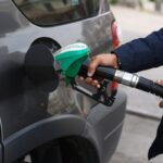 Πολίτης υποβάλλει αίτηση Fuel Pass στην πλατφόρμα