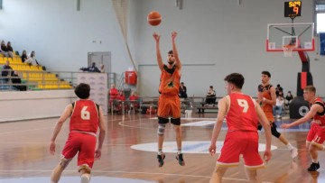 Γιάννης Αντετοκούνμπο στο Παλέ με τον κόσμο του Άρη