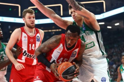 Φενέρμπαχτσε μπλουζάκια Athens πριν Game 2