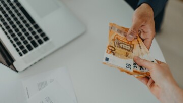 διαθέσιμο εισόδημα 2025 άνοδος κατανάλωσης