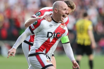 Ίσι Παλαθόν τιμωρία 7 αγωνιστικές