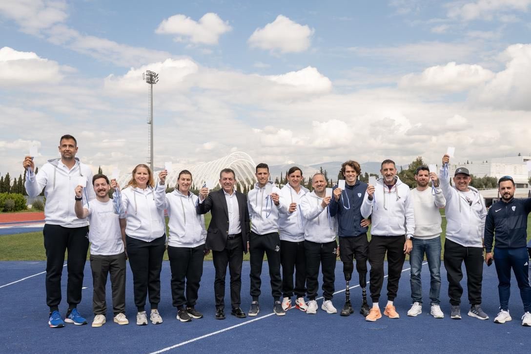 Μαθητές αθλητισμού ειρήνης ΟΑΚΑ με Ολυμπιονίκες