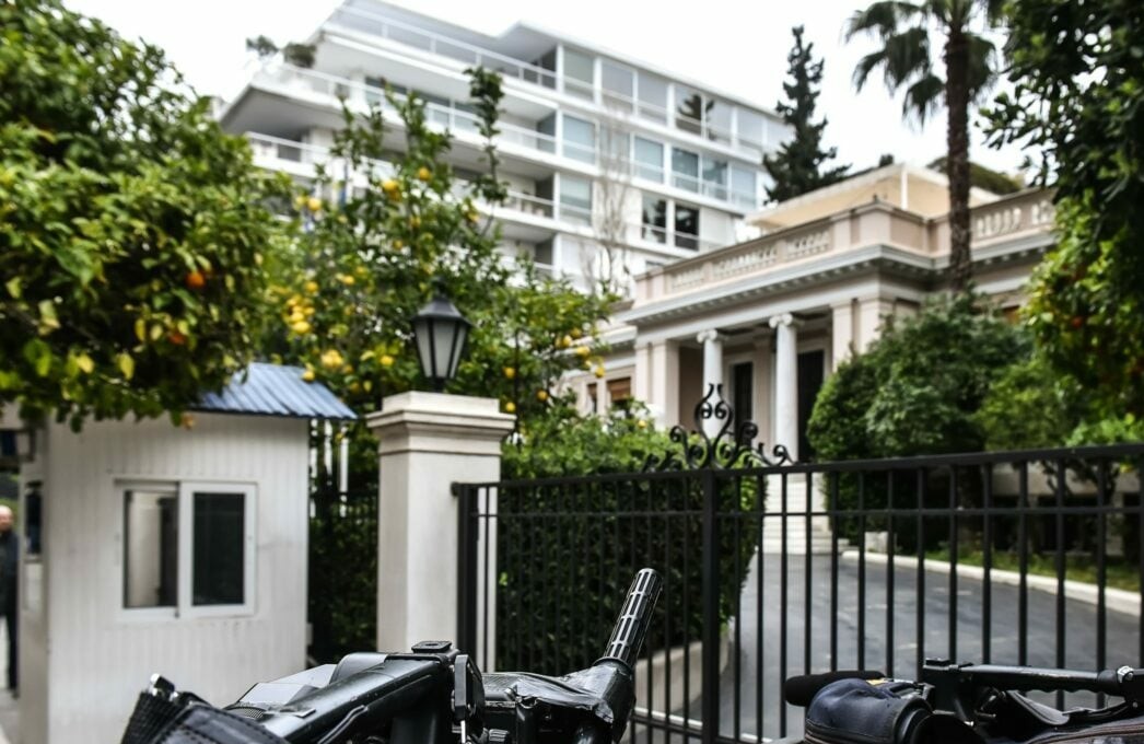 Σύσκεψη κυβέρνησης για αντιμετώπιση ακρίβειας αγοράς