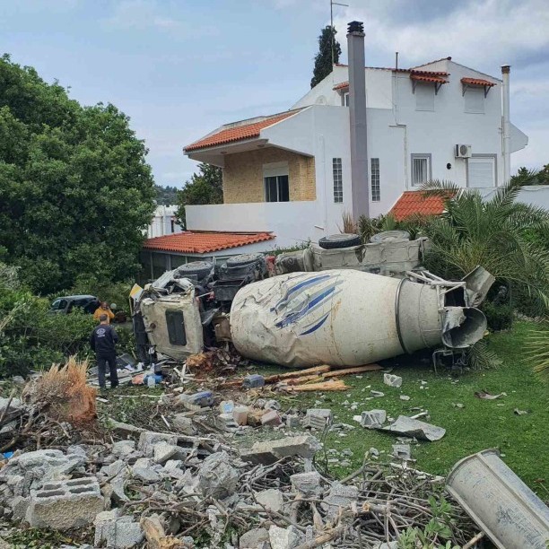 Μπετονιέρα Ρόδος εισβολή σε αυλή 23 Απριλίου