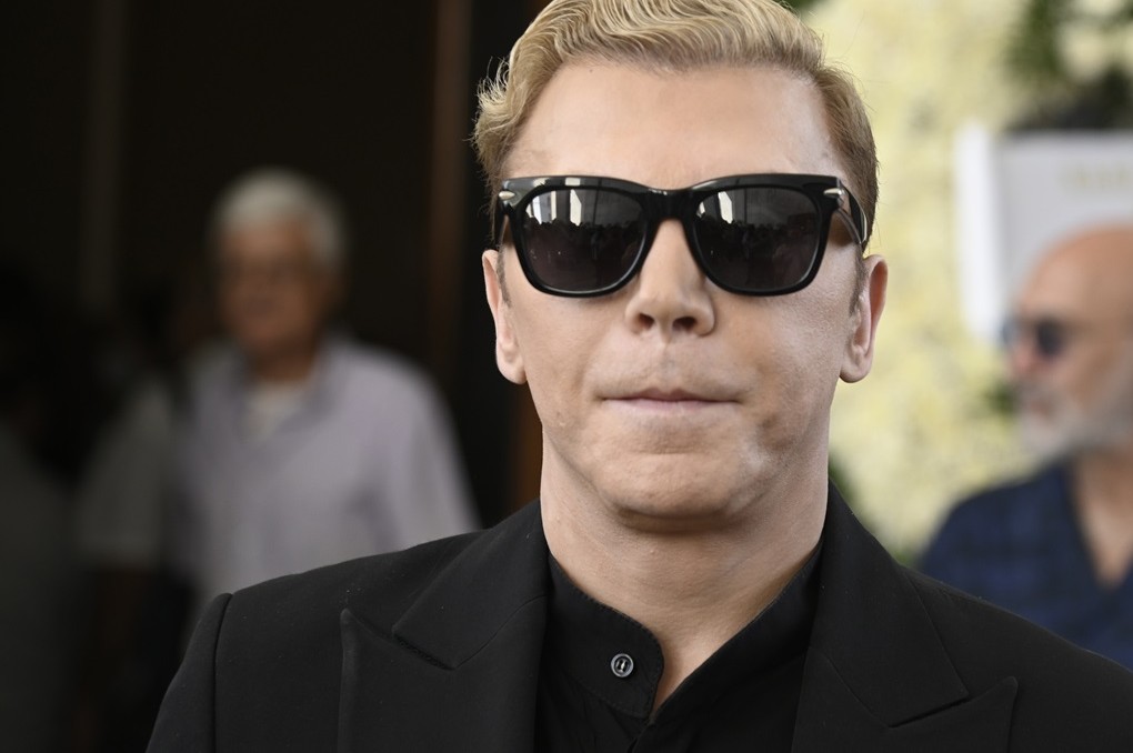 Τάκης Ζαχαράτος αφιέρωση στη Μαρινέλλα