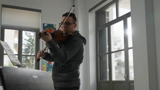 Θωμάς Κορακάς νέος μουσικός βιολί ευκαιρία