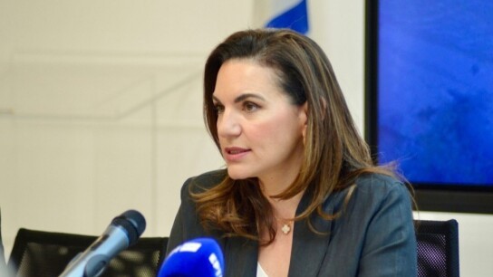 αντιπαράθεση Κεφαλογιάννη Δούκας τουριστικές επενδύσεις Πλάκα