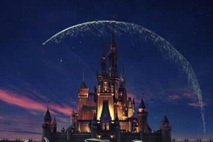 Λογότυπο Disney με περικοπές θέσεων εργασίας