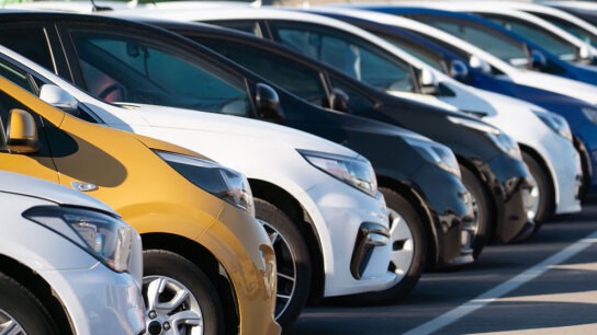 επίδοτηση έως 30.000 ευρώ για ηλεκτρικά οχήματα