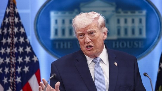 Ντόναλντ Τραμπ δασμοί Ιράν όπλα