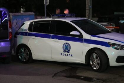 Αστυνομικοί Τροχαίας Θεσσαλονίκης και μοτοσικλέτα