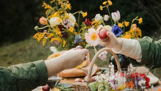 Ασφαλες πασχαλινο τραπεζι ΕΦΕΤ συμβουλες