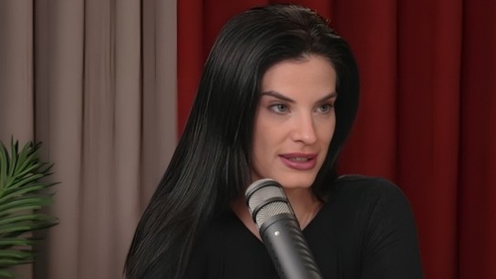 Κήπος της Κοινωνίας στη Ρόδο με ντομάτες και εθελοντές