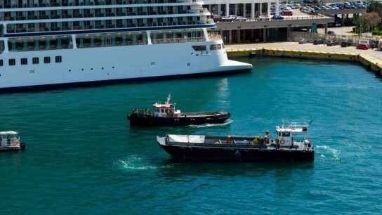 Άσκηση αντιμετώπισης θαλάσσιας ρύπανσης πειραιά πλωτό φράγμα
