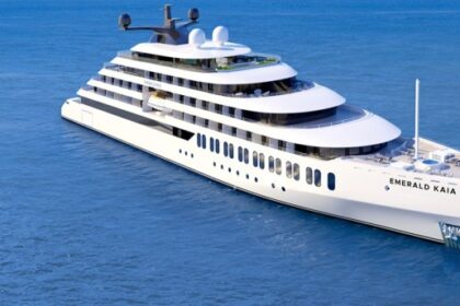 Το κρουαζιερόπλοιο Emerald Kaia κατάπλους Ρόδος