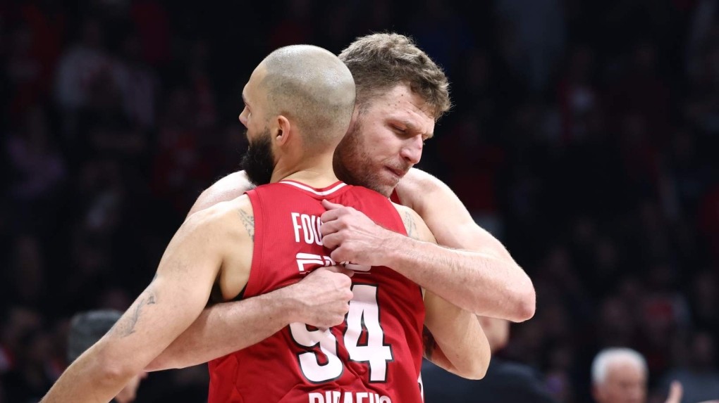 Βεζένκοβ MVP EuroLeague και συγχαρητήρια Φουρνιέ