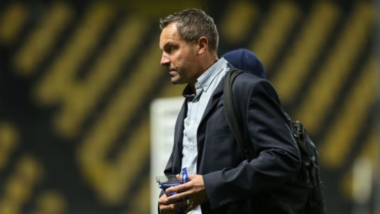 Έλληνες διαιτητές συγχαίρουν Ευαγγέλου στον τελικό