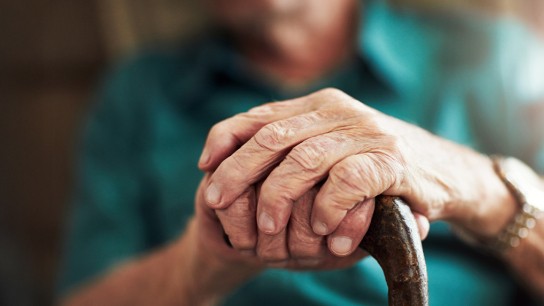 παράνομο γηροκομείο Αμπελόκηποι εικόνες και καταγγελίες