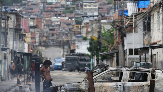 Τουρίστες στο Μόγο Ντόις Ιρμάος με το keyword Μόγο Ντόις Ιρμάος