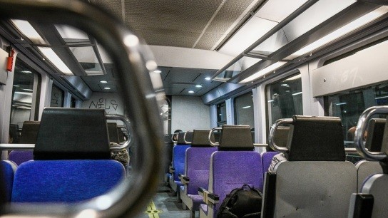 τρένο Πάτρα σύγκρουση ΙΧ στις γραμμές