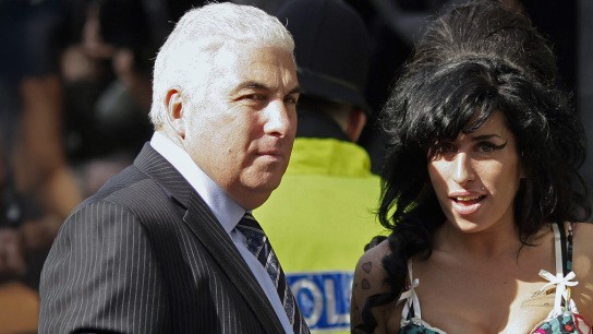 Μιτς Γουάινχαουζ δίκη για αντικείμενα της Έιμι