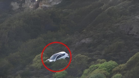 Θρίλερ στη Ρόδο με προσπάθεια ρίψης οχήματος