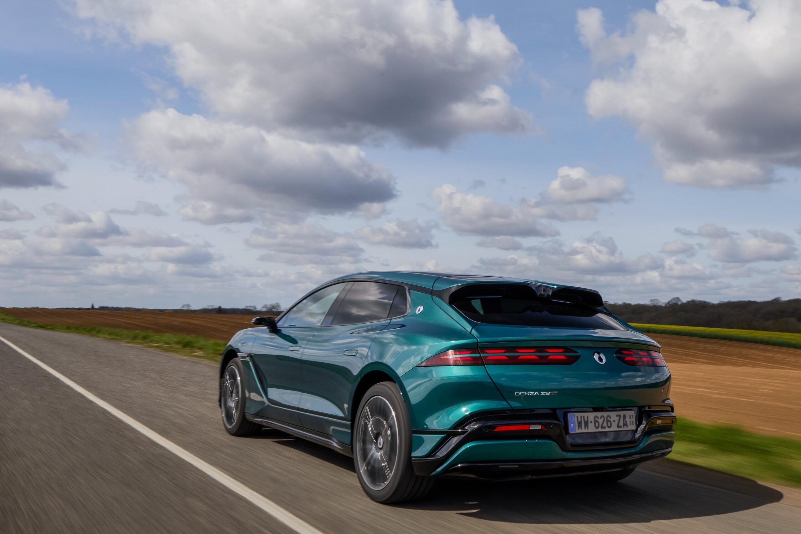 Denza Z9GT shooting brake premium αυτοκίνητο BYD