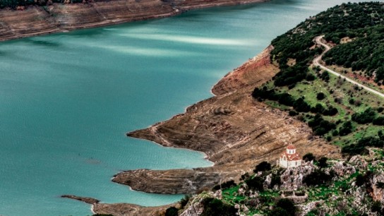 Λίμνη Μόρνου ταμιευτήρας αποθέματα νερού Αθήνα