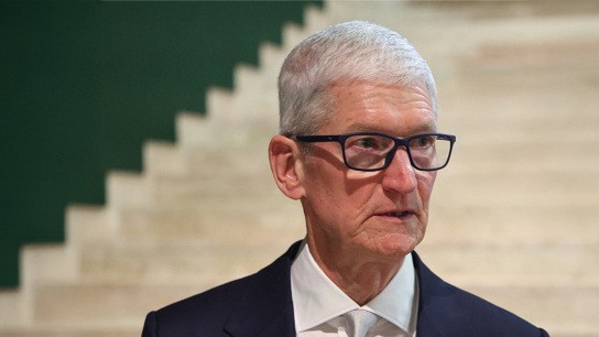 Τιμ Κουκ αποχωρεί και Τζον Τέρνους νέος CEO