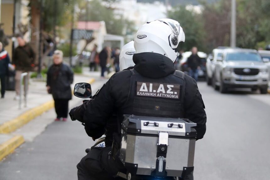 Περιπολικό αστυνομίας Θεσσαλονίκη διαρρήκτης σύλληψη