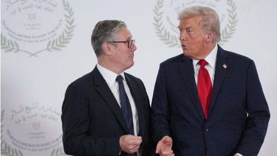 Τραμπ απειλεί με δασμούς για φόρο ψηφιακών υπηρεσιών