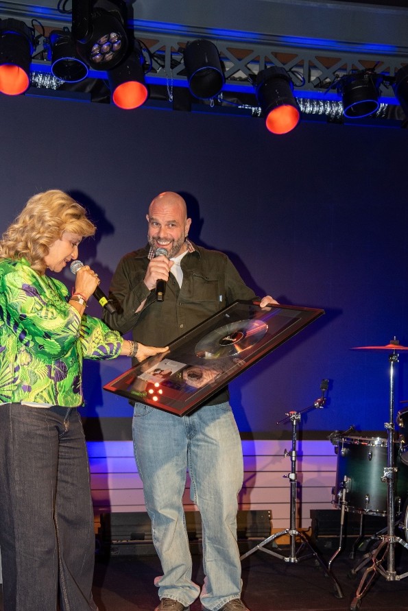 Stavento νέο άλμπουμ 10 Λέξεις και 500 εκατ. streams