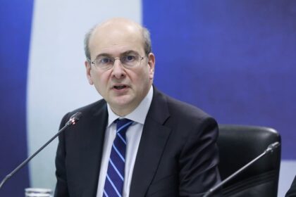 Αντιπρόεδρος κυβέρνησης Κωστής Χατζηδάκης στήριξη πολίτες