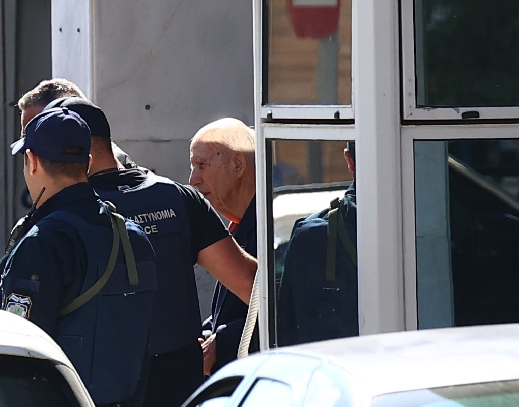 89χρονος πυροβόλησε σε ΕΦΚΑ και Πρωτοδικείο