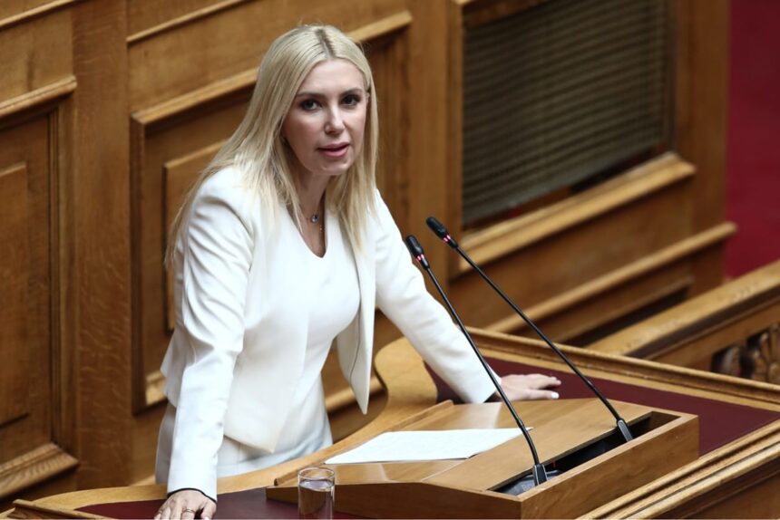 Αστυνομικές δυνάμεις έξω από το γραφείο Αραμπατζή Σέρρες