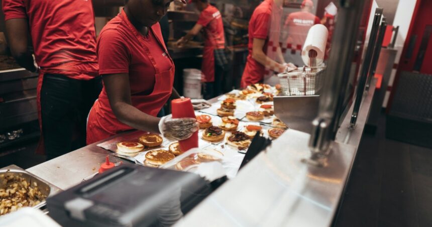 Jerry Murrell CEO Five Guys προσφορά μπέργκερ χάος