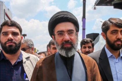 Χαμενεΐ τραύματα πρόσωπο πόδια Ιράν