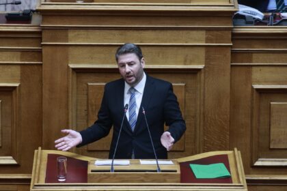 Νίκος Ανδρουλάκης στη Βουλή ομιλία κυβέρνηση