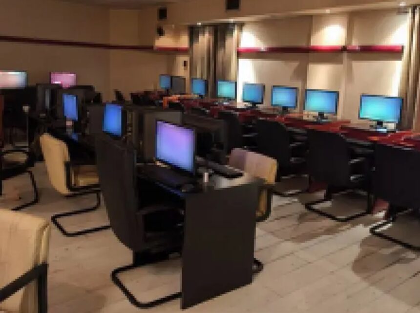 Τροχαίο Θεσσαλονίκη Αγχιάλου με φορτηγό και ΙΧ