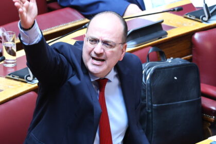 Μακάριος Λαζαρίδης παραιτήθηκε, αντιδράσεις στη ΝΔ