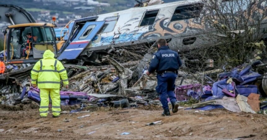 πραγματογνώμονας των Τεμπών ΙΧ καμένο στην Πανεπιστημιούπολη