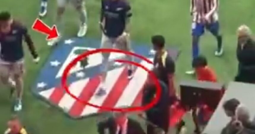 σήματα ομάδων στον αγωνιστικό χώρο