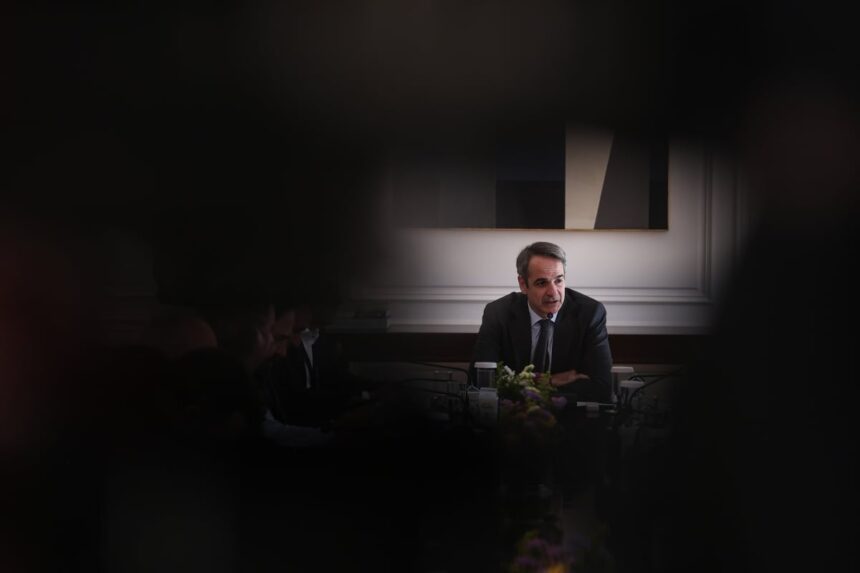 Πολιτική κρίση κυβέρνηση σκάνδαλα διαφθορά