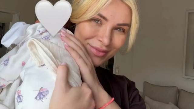 Κατερίνα Καινούργιου φωτογραφία μαιευτήριο