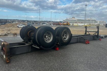 Ανατρεπόμενο φορτηγό Ρόδος ισχυροί άνεμοι κακοκαιρία