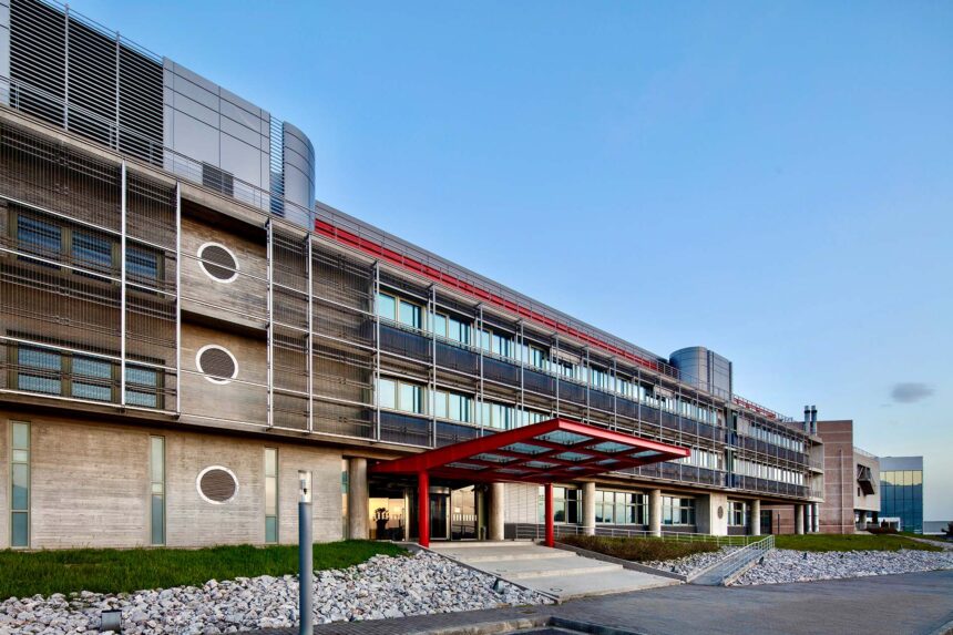 Ellaktor real estate κτίριο και μαρίνα